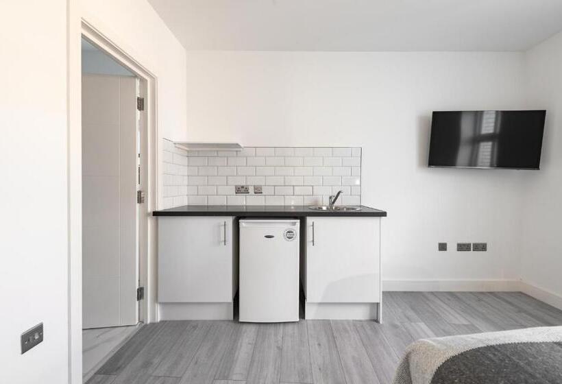 Студия Стандарт, Richmond By Capital