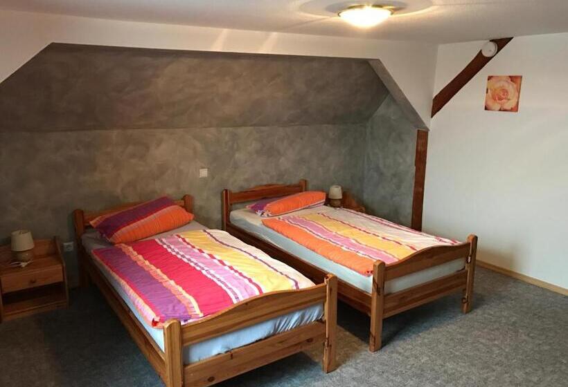 Номер Стандарт, Pension Grüner Baum