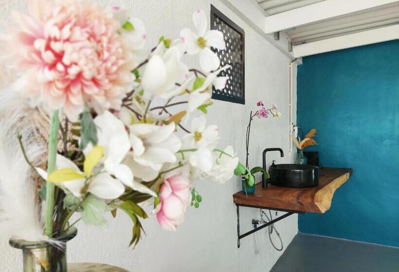 1 Bedroom Apartment Lake View, Saint Joris A Tiny Boutique Resort