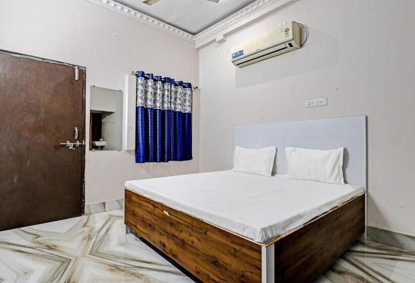 اتاق کلاسیک سه تخته, Spot On Hotel Ayush