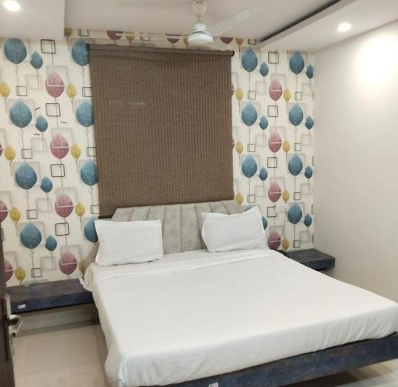 Трехместный Номер Классика, Collection O 80999e Hotel Stay