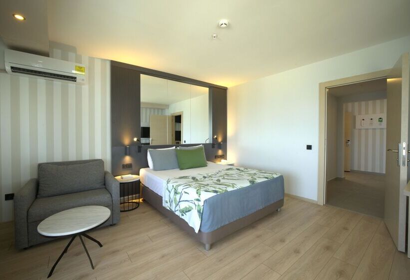 패밀리 룸, Eos Beach Resort