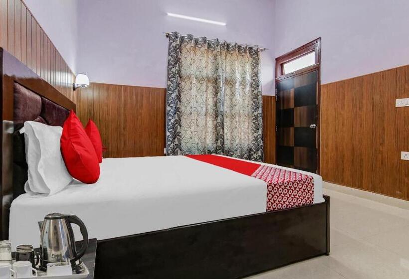 Трехместный Номер Классика, Flagship Shri Krishna Guest House