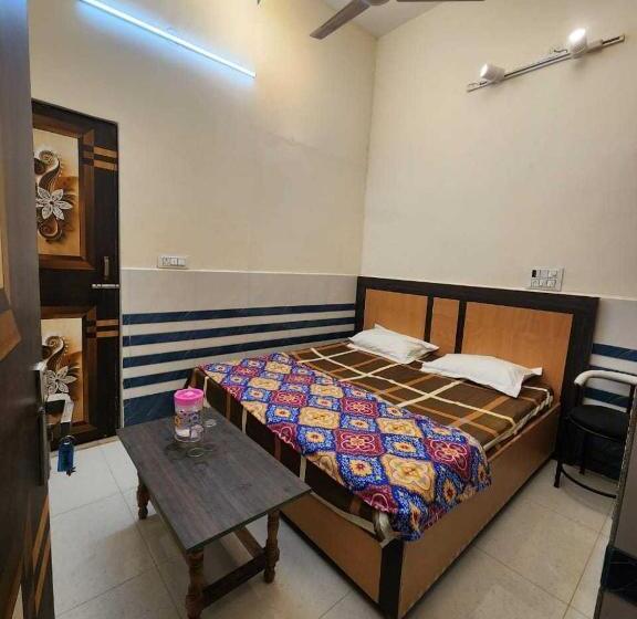 Трехместный Номер Deluxe, Oyo 81028 Lohiya Residency