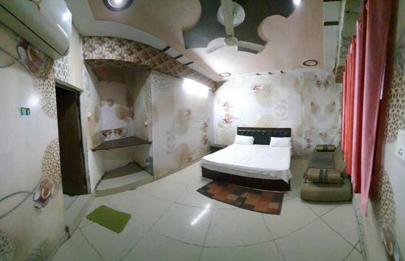 Трехместный Номер Классика, Oyo Hotel Pranav