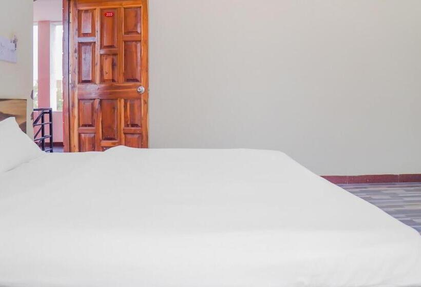 Трехместный Номер Классика, Oyo Flagship 84379 York Inn