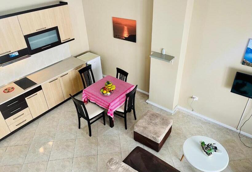 استودیوی استاندارد, Lungomare Studio Apartment