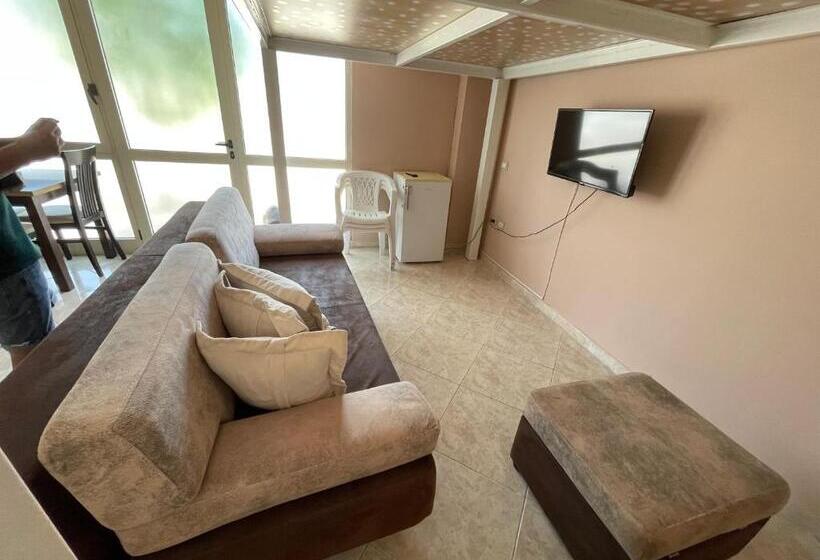 استودیوی استاندارد, Lungomare Studio Apartment