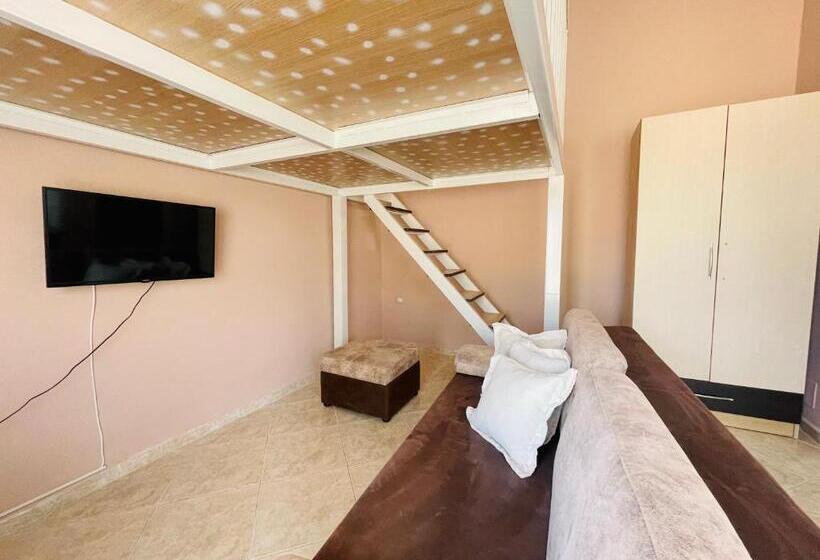 استودیوی استاندارد, Lungomare Studio Apartment