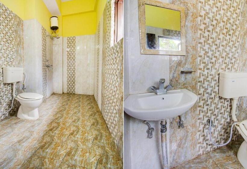 اتاق کلاسیک سه تخته, Oyo Flagship Hotel J.n.d