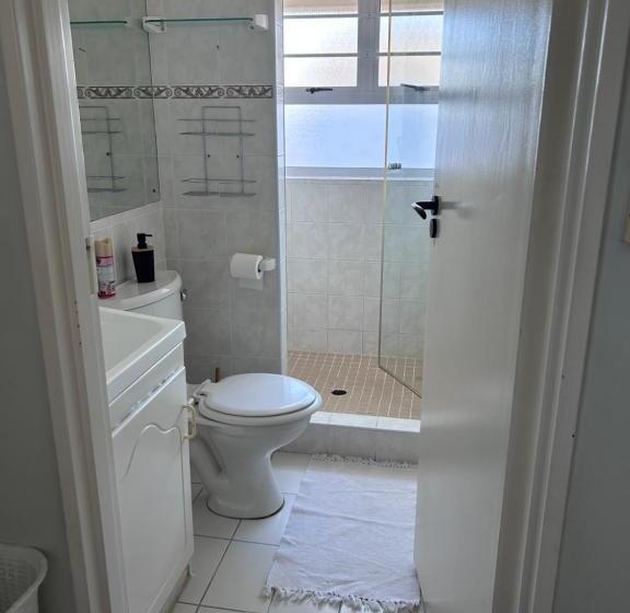 Дом 1 Спальня, Zithelo Guest House