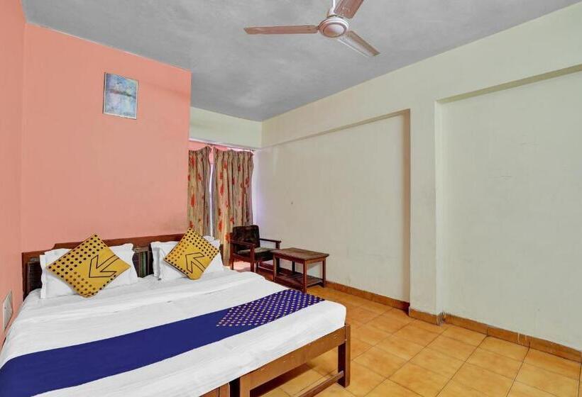 Трехместный Номер Классика, Spot On Hotel Krishna