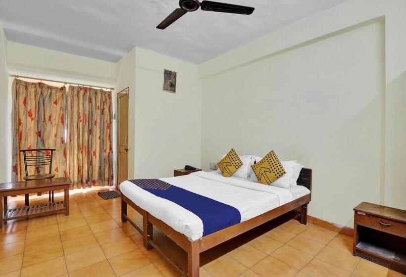 Трехместный Номер Классика, Spot On Hotel Krishna