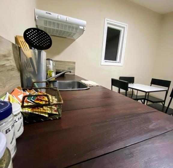 샬레, Hostel El Paredon