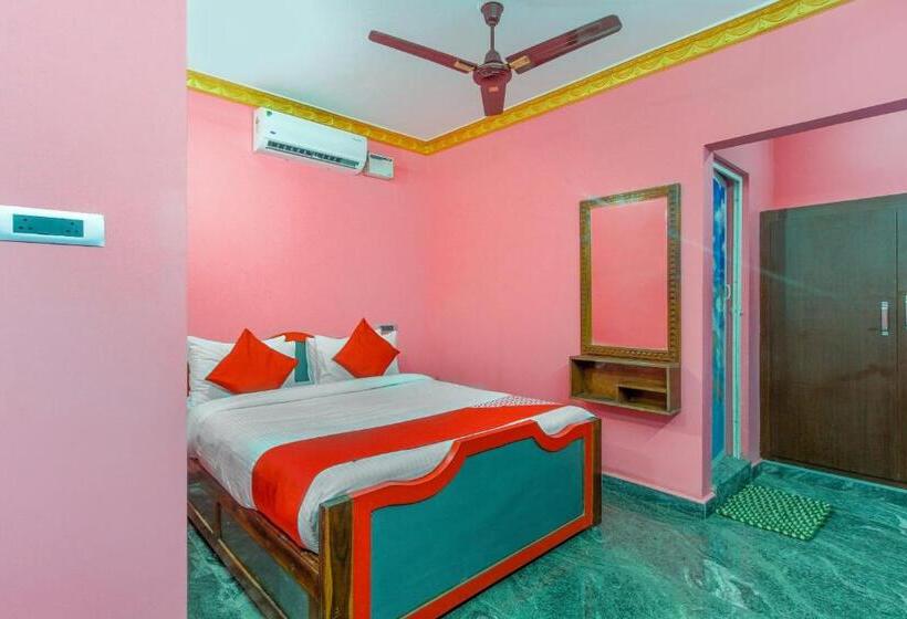 اتاق کلاسیک سه تخته, Oyo Flagship Madras Guest House