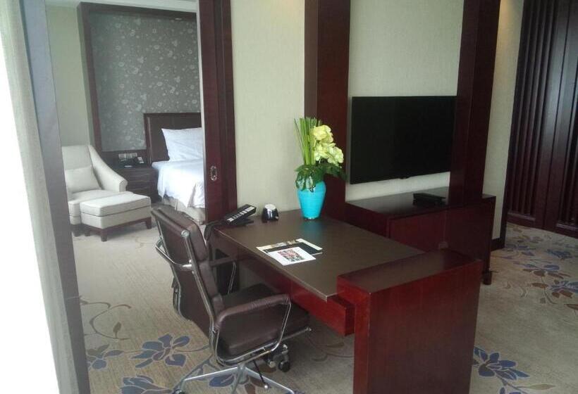 سوییت لوکس, Ln Dongfang Resort