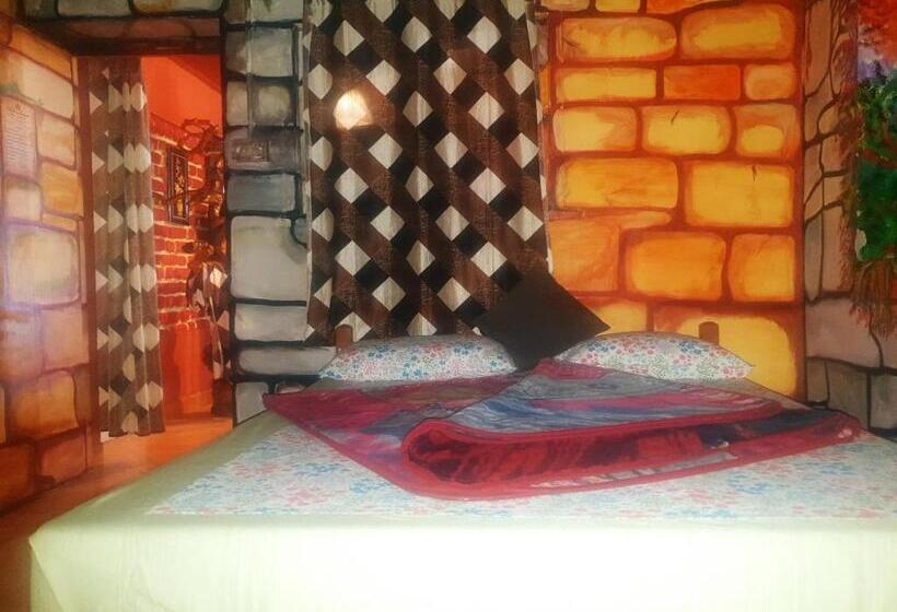 سوییت با چشمانداز کوه, Kodai Heaven