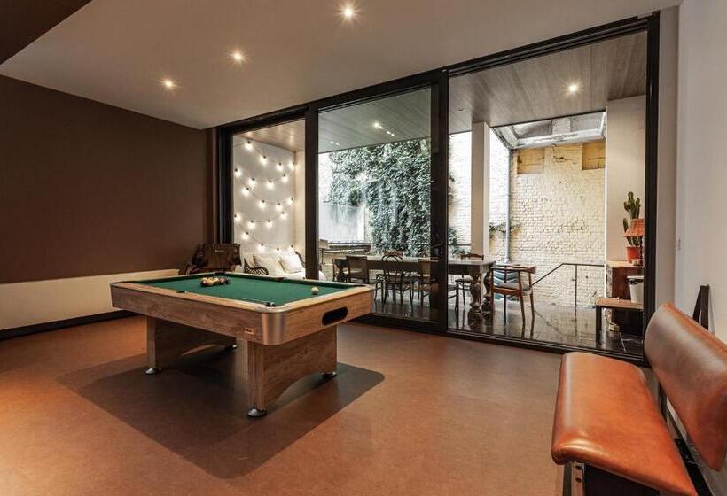 اتاق استاندارد, Comenstay Brussels
