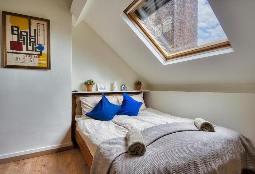 ویلای 1 خوابه, Comenstay Brussels