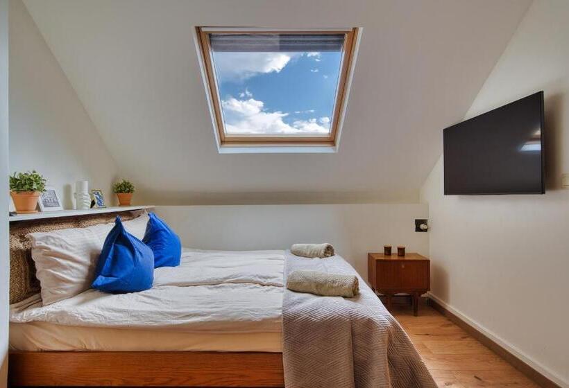 ویلای 1 خوابه, Comenstay Brussels