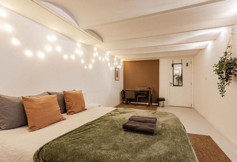 ویلای لوکس 1 خوابه, Comenstay Brussels