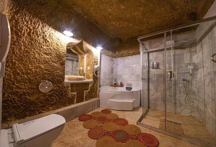 Люкс с гидромассажем, Belenus Cave House