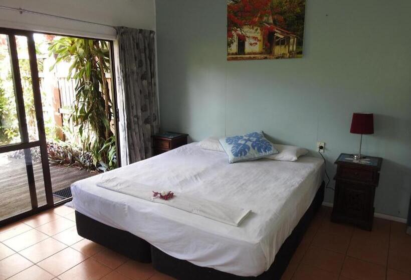 اتاق لوکس با چشم‌انداز باغ, Aremango Guesthouse
