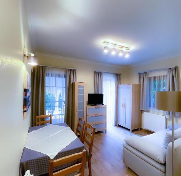 Апартаменты 1 Спальня с Балконом, Dreiszker Apartmanház