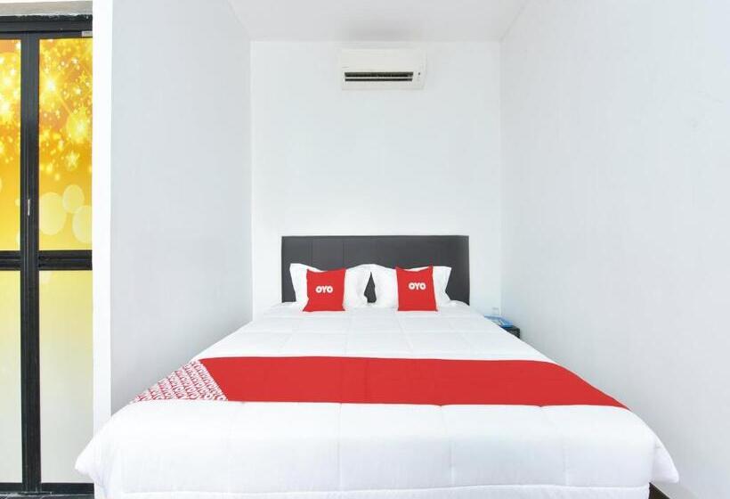 Номер Deluxe Кровать Кинг, Madeena Inn By Oyo