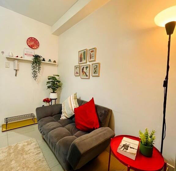 شقة غرفة نوم واحدة مزودة بشُرفة, Shore Residences   1 Bedroom Condo Unit