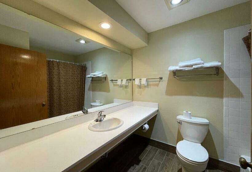 스탠다드 룸, Campus Inn Baraboo