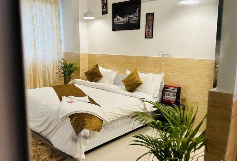Номер Deluxe, Relax In   Noida Sector 18