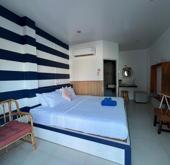 Standard Room King Size Bed, Baancaptainhook Pool Kohlarn
