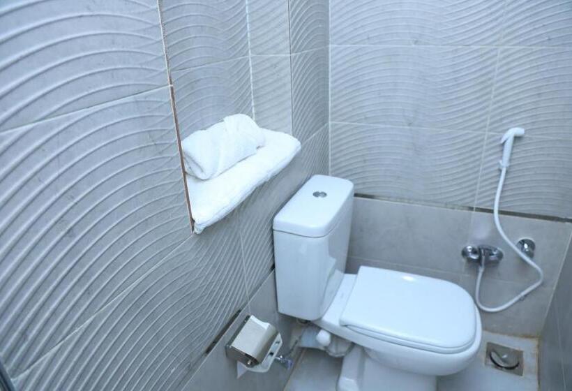 اتاق استاندارد سه نفره, Crystala Guest House
