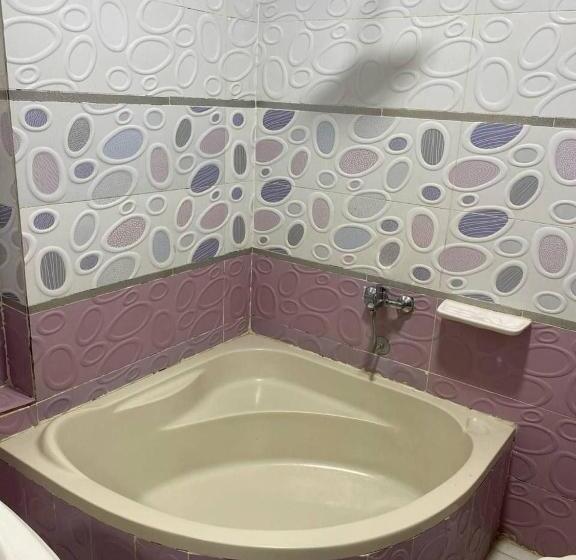 اتاق لوکس چهار تخته, Pyramid Stars Inn
