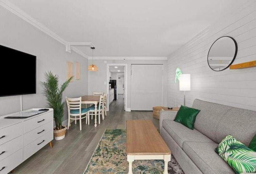 Семейный Номер Вид на Море, Ocean Front Luxury Grand Cayman Restort, 10 Pools, Hot Tubs, Lazy River, Water Park, 2 Onsite Restau