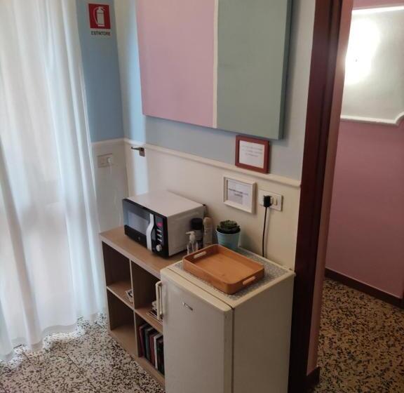 스탠다드 룸 공동 욕실, Hostal D Annunzio House