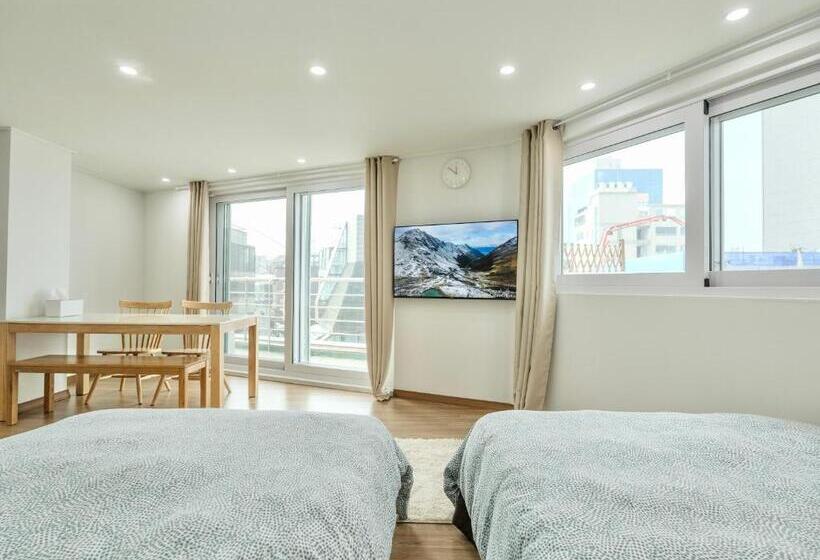 Студио Стандарт с Балконом, Harmony Stay