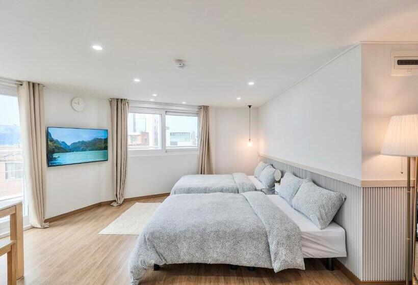 Студио Стандарт с Балконом, Harmony Stay