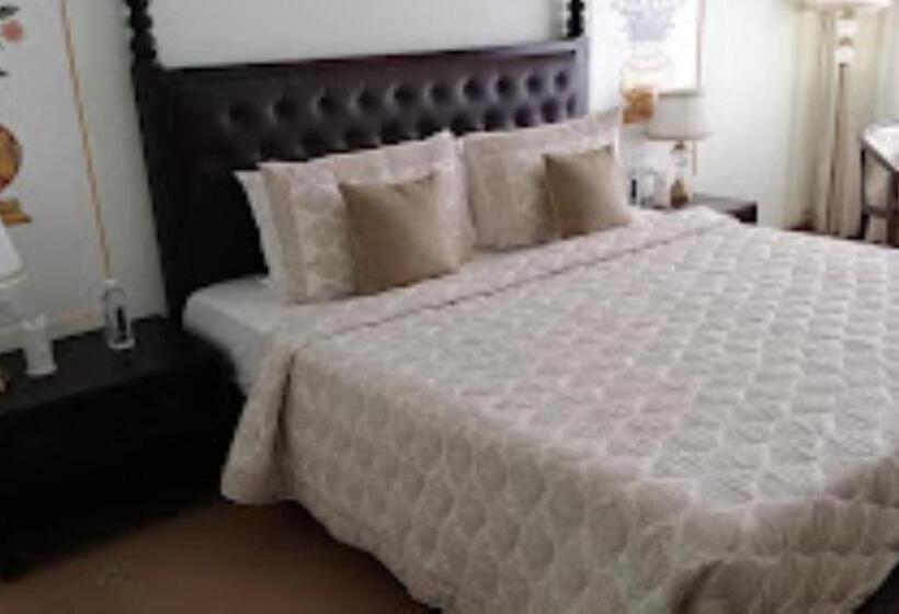 Номер Deluxe, Laxminarayan Club & Resort Vadodara
