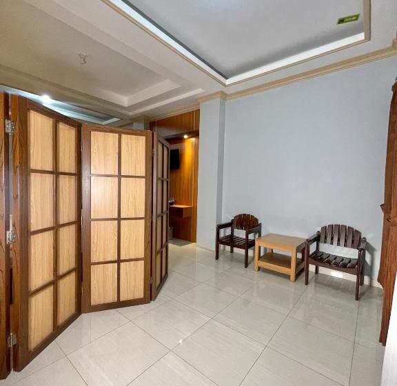 اتاق خانوادگی, Wesbobo Inn Solo