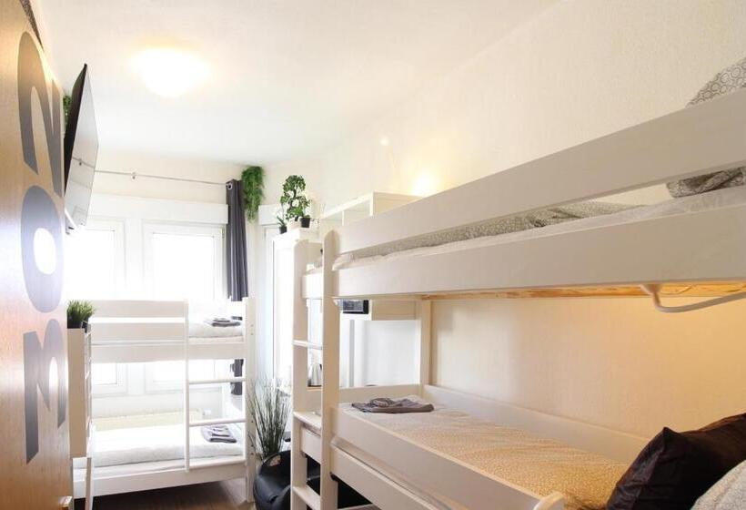Quarto Familiar, Ulm Zentrum   Komplettes Zimmer, Hochbett, Android Tv & Eigenem Bad   Perfekt Für Familien & Gruppen
