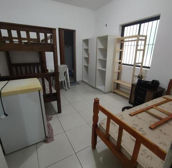 Cama em Quarto Compartilhado, Residência Rca13