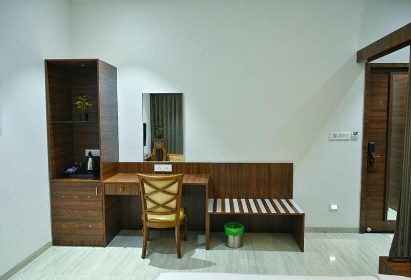 Номер Deluxe, The One Hotel Nashik