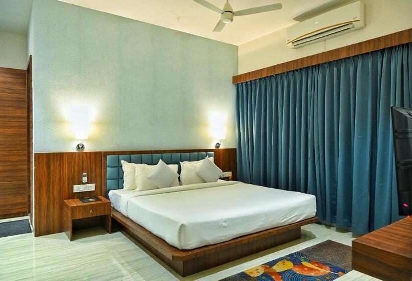 Трехместный Номер Deluxe, The One Hotel Nashik