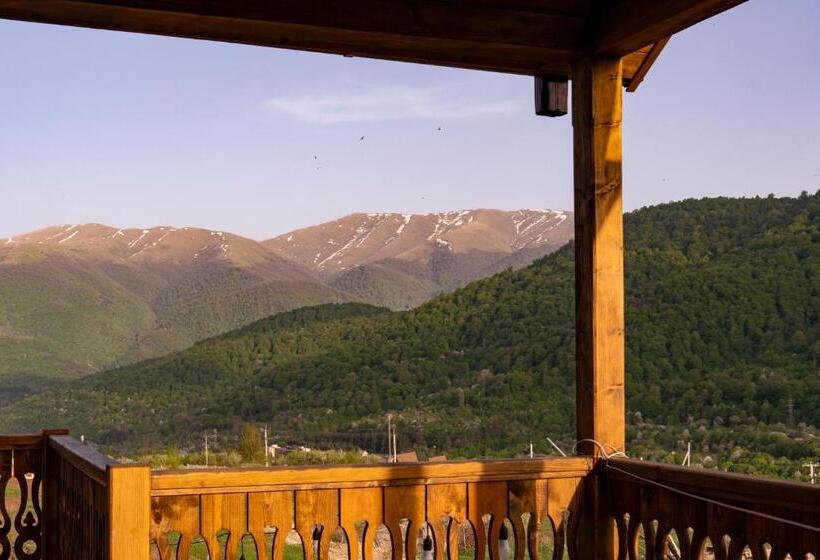 Семейный Номер Вид на Горы, Motives Inn Dilijan