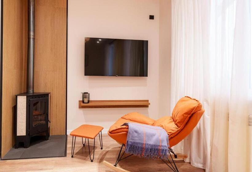 Семейный Номер Вид на Сад, Motives Inn Dilijan