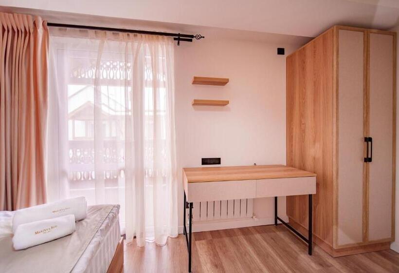 Семейный Номер Вид на Сад, Motives Inn Dilijan