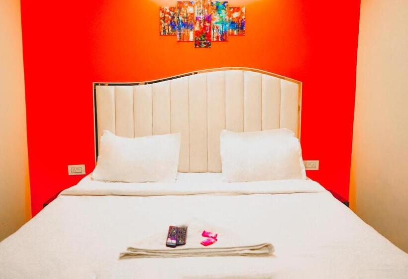 اتاق لوکس, Blue Sky M S Residency