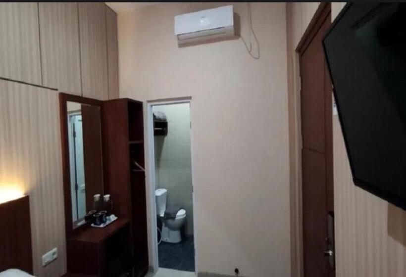 Habitació Deluxe, J&l Inn Semarang